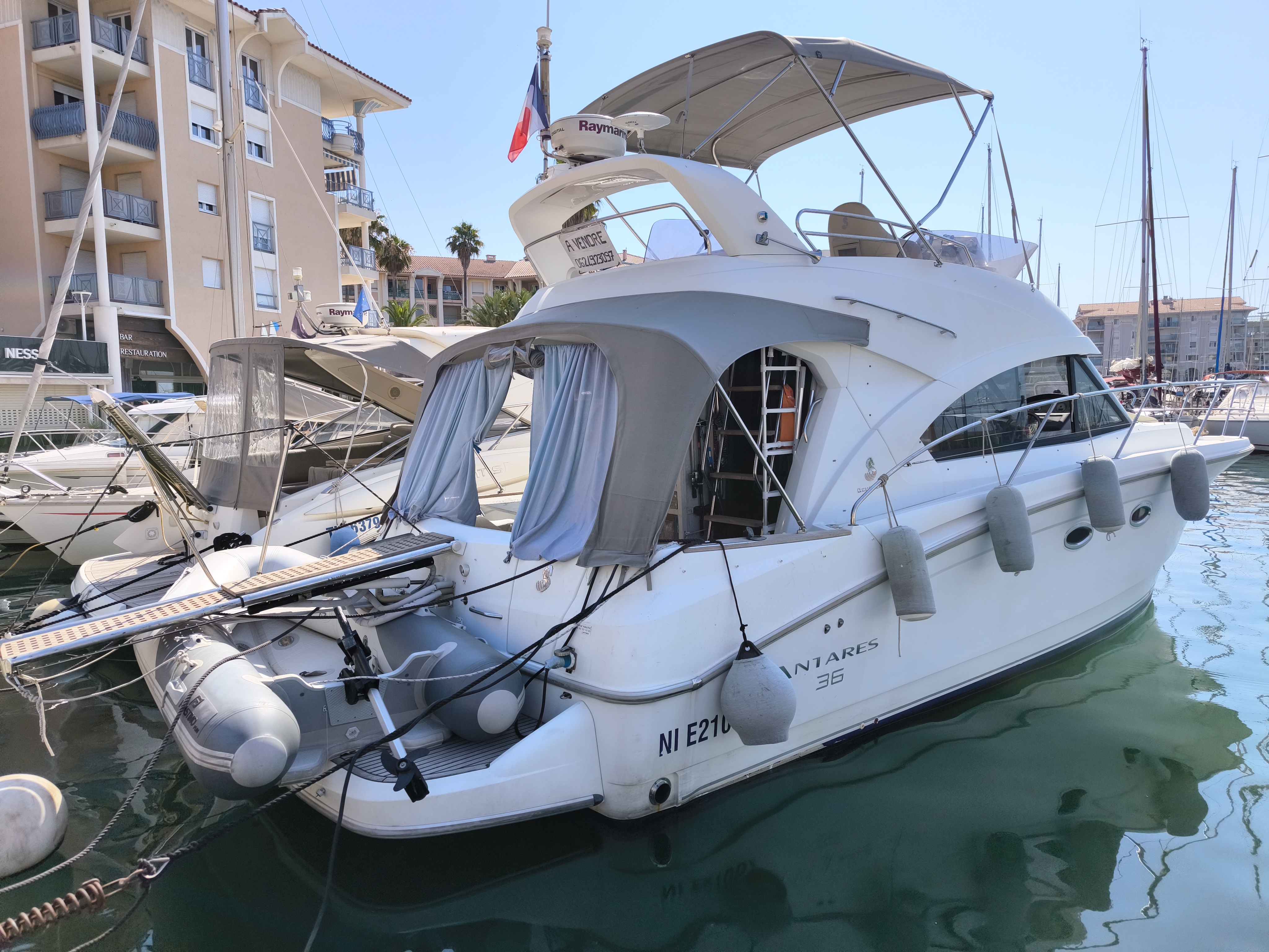 slider 0 Beneteau Antares 36